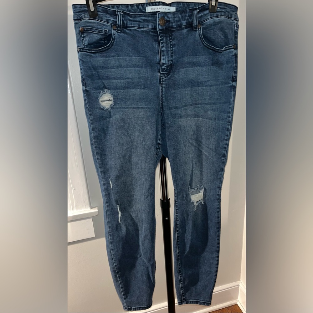 Celebrity Pink mid rise skinny jeans